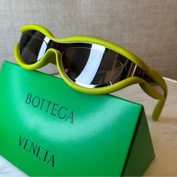 New! Authentic BOTTEGA VENETA Green mirror Sunglasses. - Picture 6 of 13